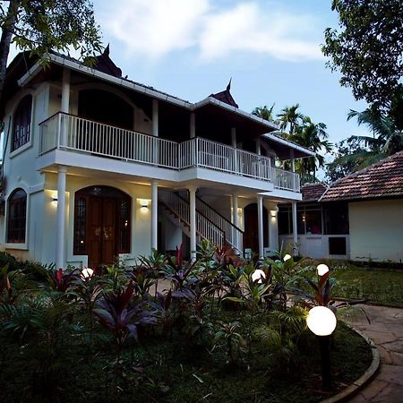 Bamboo Lagoon Backwater Front Resort Alappuzha Exterior foto