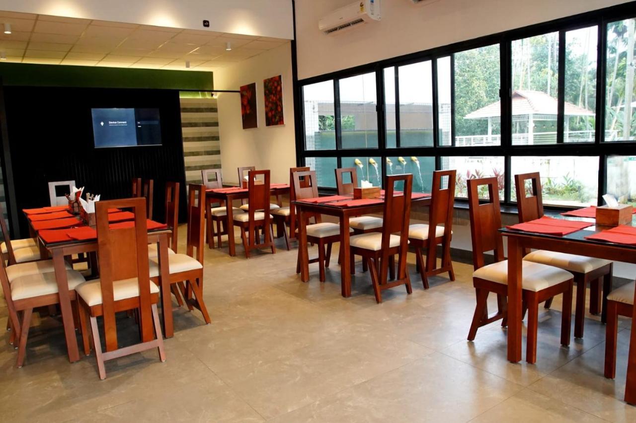 Bamboo Lagoon Backwater Front Resort Alappuzha Exterior foto
